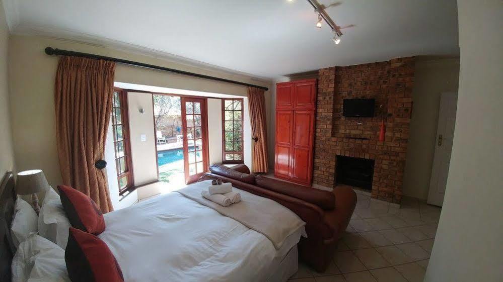 The Dorr Guest House Sandton Exterior photo